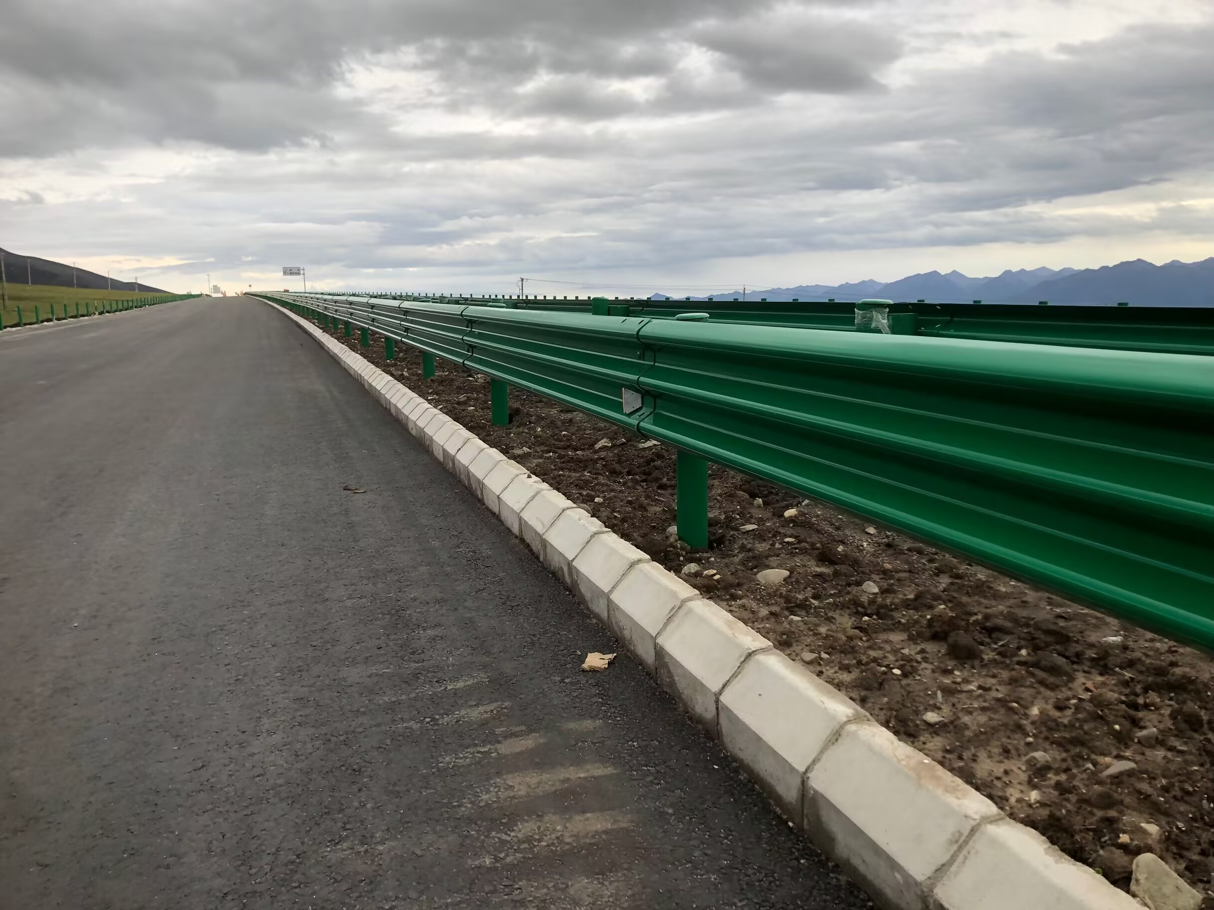 桂林市乡村公路波形护栏三波波形护栏 - 排名